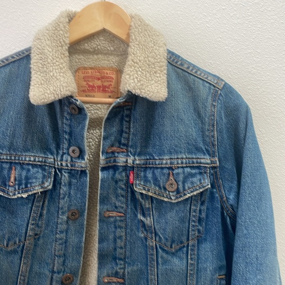 Levi's Denim Sherpa Trucker Jacket - Picture 5 of 7